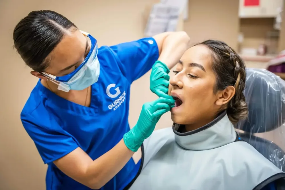 How to Become a Dental Assistant? How Long Does It Take?