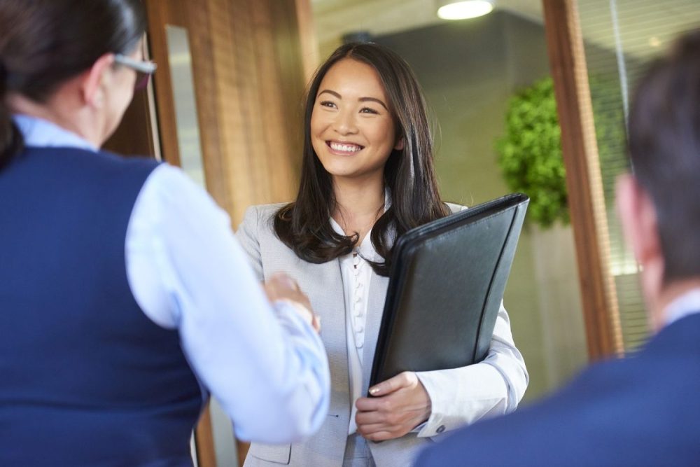 How to Introduce Yourself in An Interview?