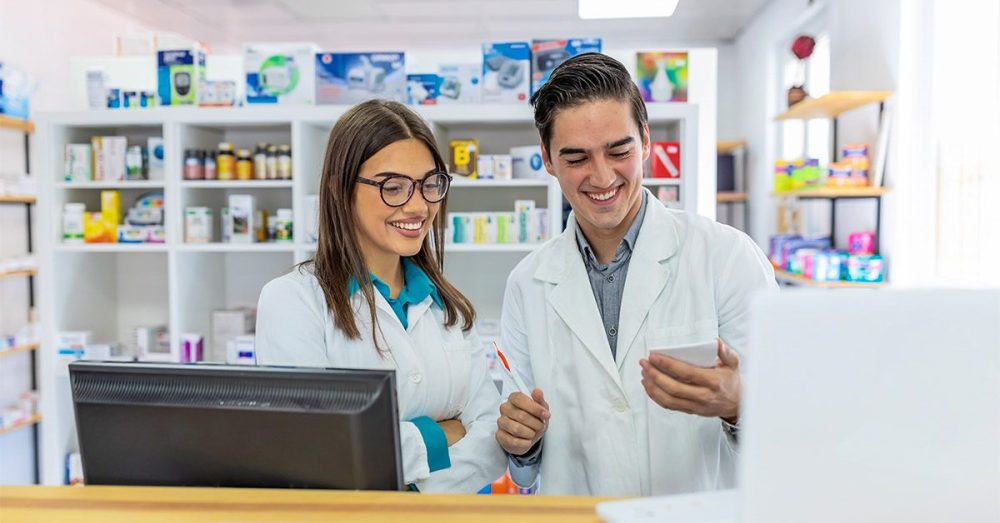 how to become a pharmacy tech