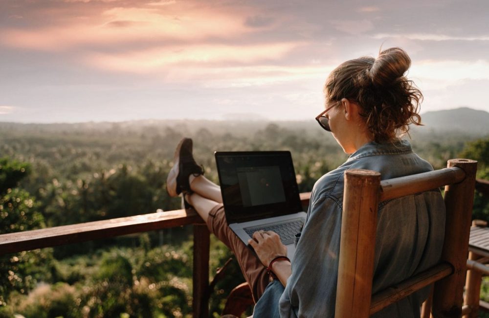 Tips to Help You Stay Productive and Balanced When Freelancing on the Move